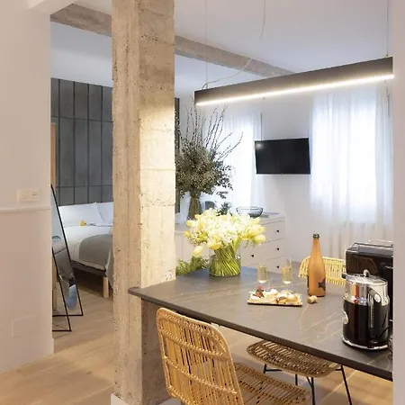 Shiny By Oldtown Saint-Sébastien